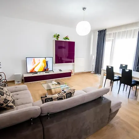 Lovely Quiet Apartment Beachfront With Sea View Next To Papaya Apartament Năvodari