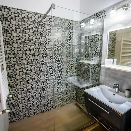 Lovely Quiet Apartment Beachfront With Sea View Next To Papaya