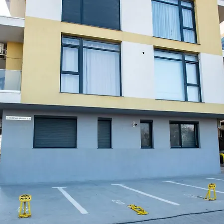 Lovely Quiet Apartment Beachfront With Sea View Next To Papaya Apartament Năvodari