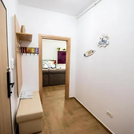 Apartament Lovely Quiet Apartment Beachfront With Sea View Next To Papaya Năvodari