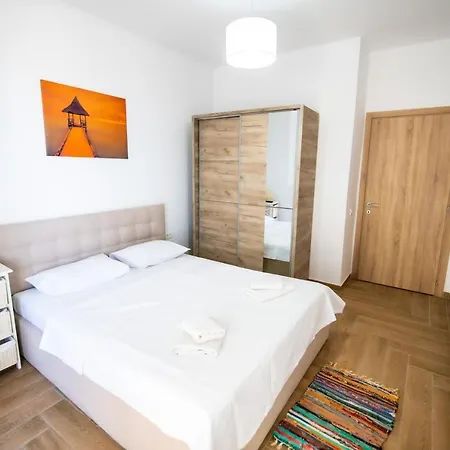 Lovely Quiet Apartment Beachfront With Sea View Next To Papaya Apartament Năvodari