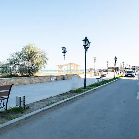 Lovely Quiet Apartment Beachfront With Sea View Next To Papaya Apartament Năvodari